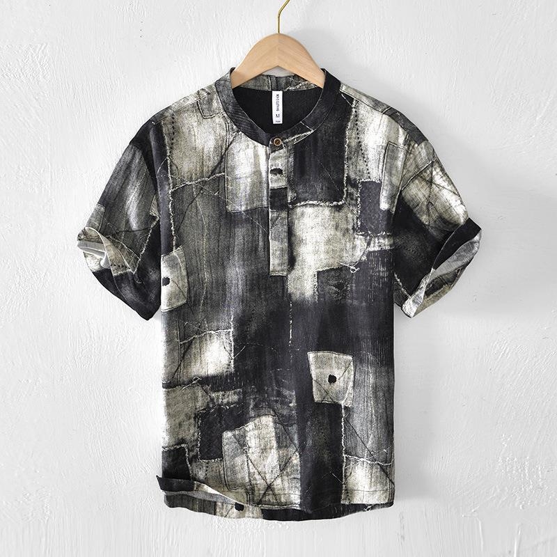 Ανδρικό λινό T‑shirt με ιαπωνικό ρετρό ύφος, χαλαρή γραμμή, στάντ κολάρο, κοντό μανίκι, φλοράλ εκτύπωση.