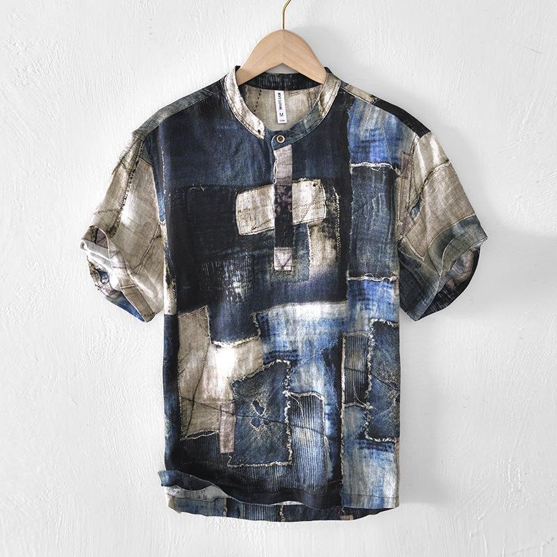Ανδρικό λινό T‑shirt με ιαπωνικό ρετρό ύφος, χαλαρή γραμμή, στάντ κολάρο, κοντό μανίκι, φλοράλ εκτύπωση.
