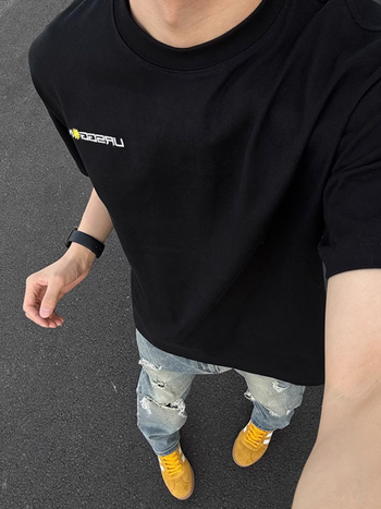 Cleanfit ανδρικό T-shirt με κοντά μανίκια, πίσω φλοράλ εκτύπωση, στρογγυλός λαιμός, χαλαρή γραμμή, καλοκαίρι