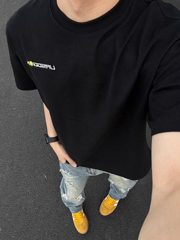 Cleanfit ανδρικό T-shirt με κοντά μανίκια, πίσω φλοράλ εκτύπωση, στρογγυλός λαιμός, χαλαρή γραμμή, καλοκαίρι