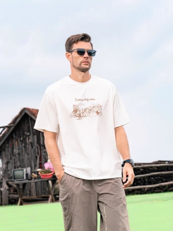 Ανδρικό καλοκαιρινό T‑shirt με εκτύπωση, κοντομάνικο, στρογγυλή λαιμόκοψη, ελαφριά μίξη βαμβακιού