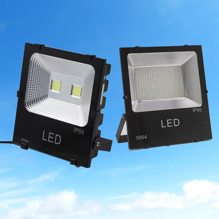 Carcasă pentru proiector 100W 5054 neagră din aluminiu, cu montaj încorporat