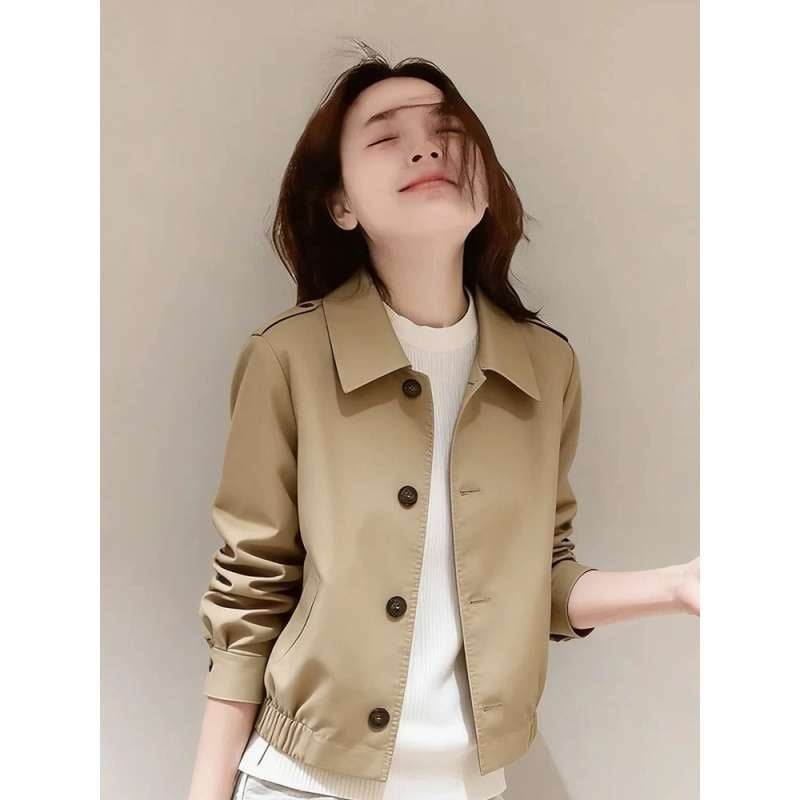 Γυναικείο χακί trench coat, κοντό στυλ για μικρόσωμες, άνοιξη 2026, εκλεπτυσμένη γραμμή