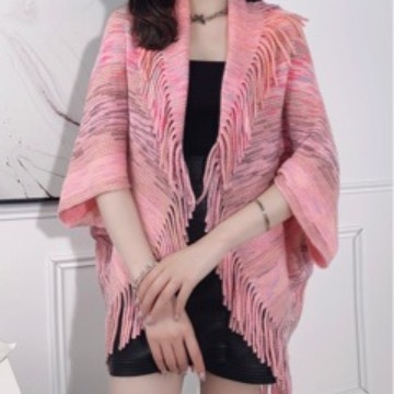 Γυναικείο ζεστό πλεκτό σετ: κάπα-σάλι, oversized cardigan και φουλάρι με φούντες