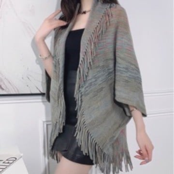 Γυναικείο ζεστό πλεκτό σετ: κάπα-σάλι, oversized cardigan και φουλάρι με φούντες