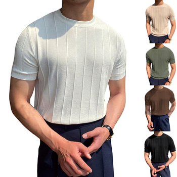 Ανδρικό μονόχρωμο T‑shirt με στρογυλό λαιμόκοψη, κοντά μανίκια, διαπνέον και δροσερό για το καλοκαίρι.