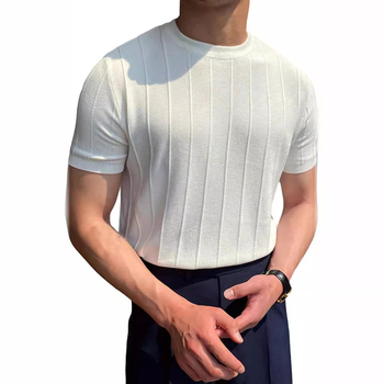 Ανδρικό μονόχρωμο T‑shirt με στρογυλό λαιμόκοψη, κοντά μανίκια, διαπνέον και δροσερό για το καλοκαίρι.