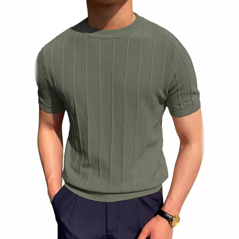 Ανδρικό μονόχρωμο T‑shirt με στρογυλό λαιμόκοψη, κοντά μανίκια, διαπνέον και δροσερό για το καλοκαίρι.