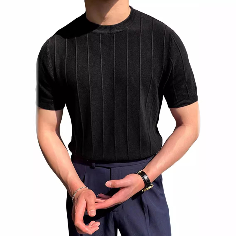 Ανδρικό μονόχρωμο T‑shirt με στρογυλό λαιμόκοψη, κοντά μανίκια, διαπνέον και δροσερό για το καλοκαίρι.