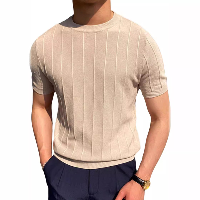 Ανδρικό μονόχρωμο T‑shirt με στρογυλό λαιμόκοψη, κοντά μανίκια, διαπνέον και δροσερό για το καλοκαίρι.