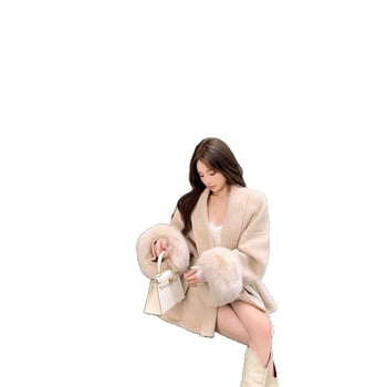 Cardigan damă din tweed, culoare caise, mâneci lungi, talie cu curea și panouri din blană, pentru toamnă-iarnă