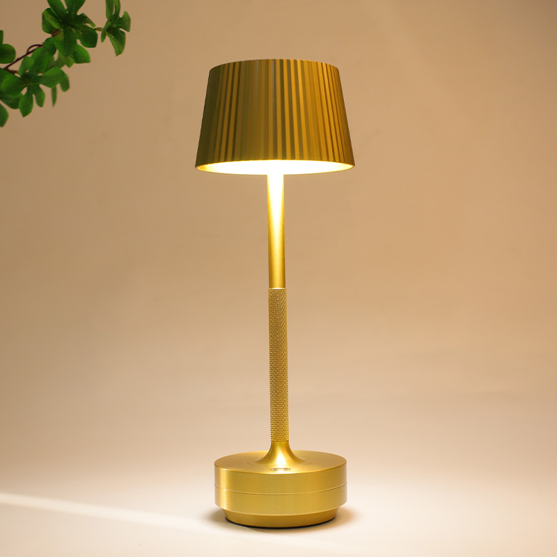 LED okos asztali lámpa, minimalista retro kávézó hangulattal, érintéses vezérlés és USB töltés