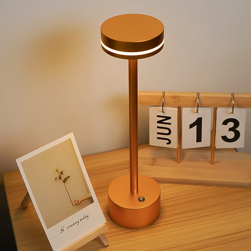 LED stolná lampa s nastaviteľnou jasnosťou, retro železný umelecký dizajn, dobíjateľná, atmosférické osvetlenie do baru a spálne