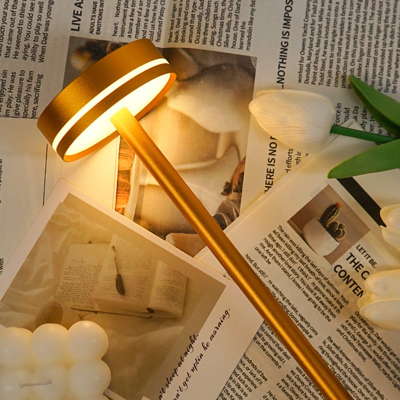 LED stolná lampa s nastaviteľnou jasnosťou, retro železný umelecký dizajn, dobíjateľná, atmosférické osvetlenie do baru a spálne