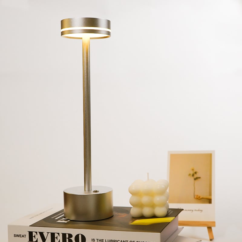 LED stolná lampa s nastaviteľnou jasnosťou, retro železný umelecký dizajn, dobíjateľná, atmosférické osvetlenie do baru a spálne