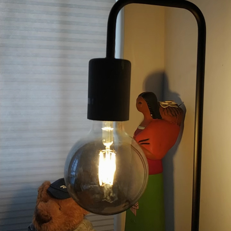 Λάμπα LED Edison με φιλάντ – διακοσμητική vintage γυάλινη σφαίρα με καπνιστό γυαλί, 220V, χωρίς τρεμόπαιγμα