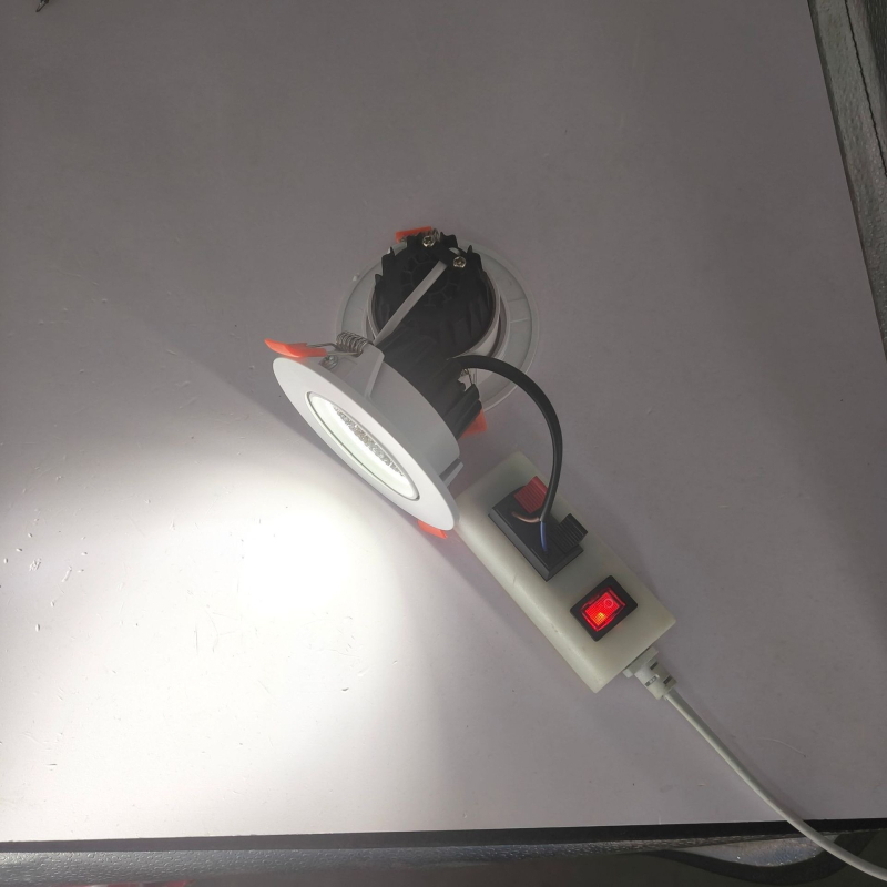 LED COB ενσωματωμένος προβολέας οροφής με ενσωματωμένο οδηγό για οικιακή χρήση, υπερ-λαμπρός με στενή δέσμη