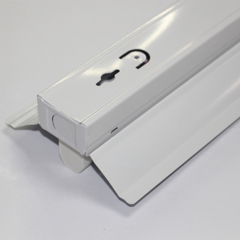 T8 0,6 m egycsöves lámpatartó fedővel, V8 LED lámpatartó reflektorral, méretek 130 x 55 mm