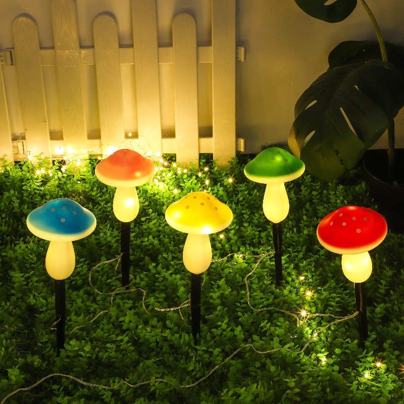 Solárna záhradná lampa v tvare huby, vodotesná na trávnik a dvor