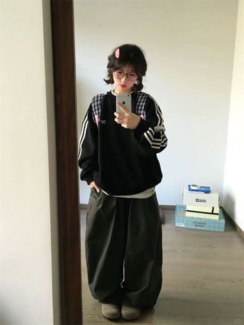 Γυναικείος φούτερ σε κορεάτικο στυλ με δαντελένια λεπτομέρεια γύρω από τον λαιμό, φλίς εσωτερικά, ζεστός, μικρό μέγεθος, χωρίς κουκούλα, ψευδές διπλό σχέδιο