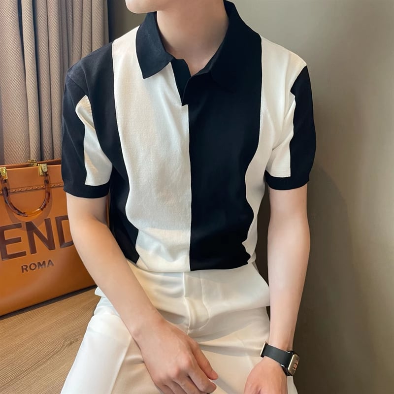 Ανδρικό πλεκτό πόλο με κοντό μανίκι, χρωματικό συνδυασμό, V-λαιμό, στενή γραμμή, καλοκαιρινό ύφασμα με διαπνοή