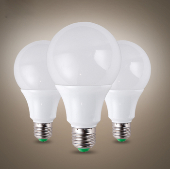 AT-2 LED Λάμπα, E27, σώμα από πλαστικό-αλουμίνιο, ευρύ φάσμα τάσης 85-265 V (110 V συμβατό), σταθερή τροφοδοσία ρεύματος, χωρίς τρεμόπαιγμα, 1900 lm, δέσμη 270°, CRI 70-80, για οικιακή χρήση, μάρκα Pupil Ben