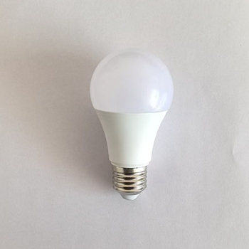 Λάμπα LED σε κεχριμπαρένιο χρώμα 1800K, σχήμα A19, βάση E26, χωρίς τρεμόπαιγμα, απαλό ζεστό φως για ύπνο, νυχτερινό φωτιστικό