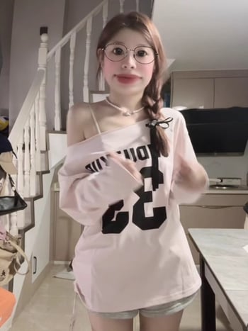 Γυναικείο μακρυμάνικο T‑shirt με ασύμμετρο ντεκολτέ και εκτύπωση με γράμματα, χαλαρή γραμμή, βαμβάκι, άνοιξη–φθινόπωρο, καθημερινό στυλ εργασίας
