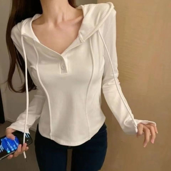 Γυναικεία μπλούζα φούτερ με κουκούλα σε plus size, μακρυμάνικη, ακανόνιστος σχεδιασμός, λεπτή σιλουέτα, street style, αρχές φθινοπώρου–χειμώνα 2025