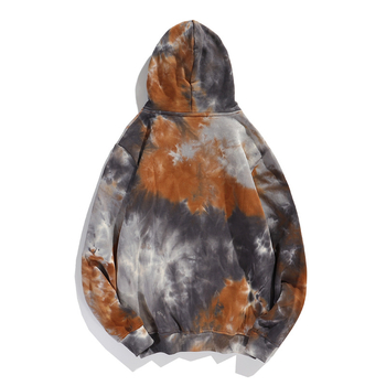 Ανδρικό φούτερ με κουκούλα σε gradient tie-dye, αστικός χιπ-χοπ στυλ, φαρδιά γραμμή φθινοπωρινό 2026.