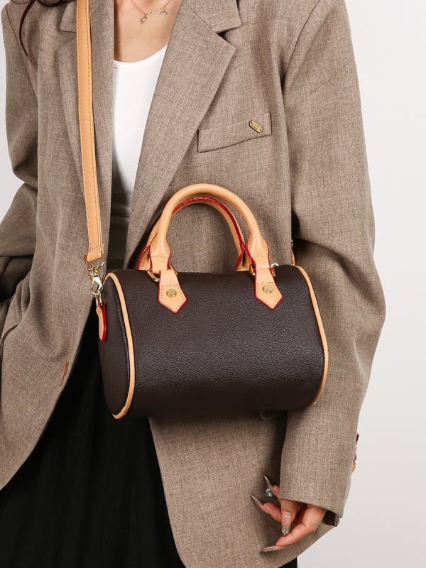 Ženska PU kožna torbica u obliku jastuka, novi model 2025, lagani luksuz, crossbody torba za rameno
