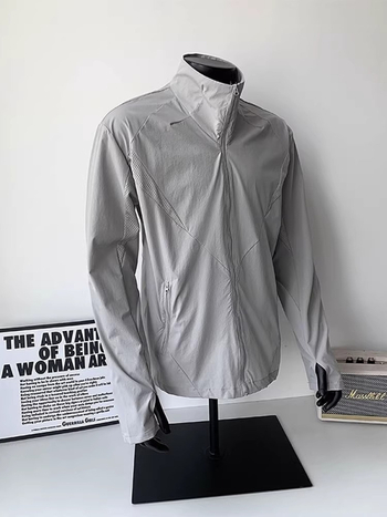 Jachetă sport neagră pentru bărbați, uscare rapidă, protecție solară, guler înalt, material Ice Silk, stil vintage, fermoar, buzunare