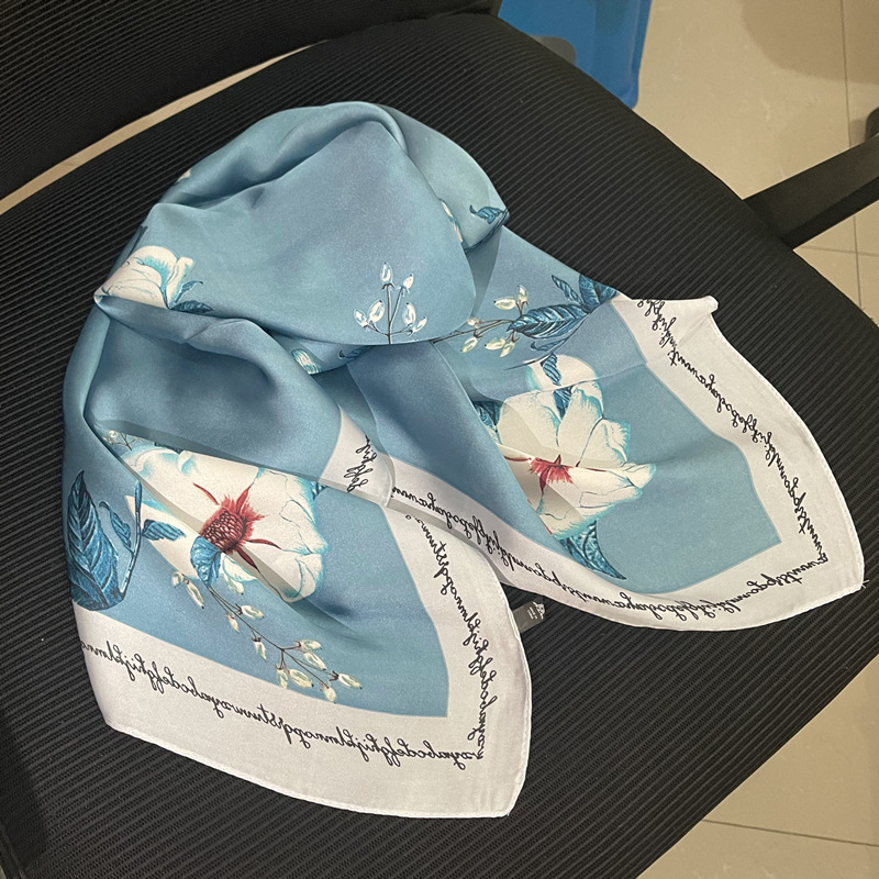Κομψό φλοράλ φουλάρι από πολυεστέρα, 70×70 cm, τετράγωνο, εκτύπωση, μεταξένια όψη, Κορεάτικο στυλ, λαστιχάκι μαλλιών και αξεσουάρ τσάντας