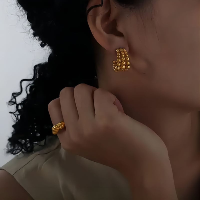 Náušnice s guľatými korálkami v štýle INS, nerezová oceľ, zlato-odtieň 18k, elegantné a vysokokvalitné pre ženy