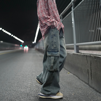 Ανδρικά τζιν από denim σε αμερικανικό street style, πλυμένα, ρετρό με μεγάλες τσέπες, χαλαρή γραμμή, ίσια πόδια, για άνοιξη και φθινόπωρο