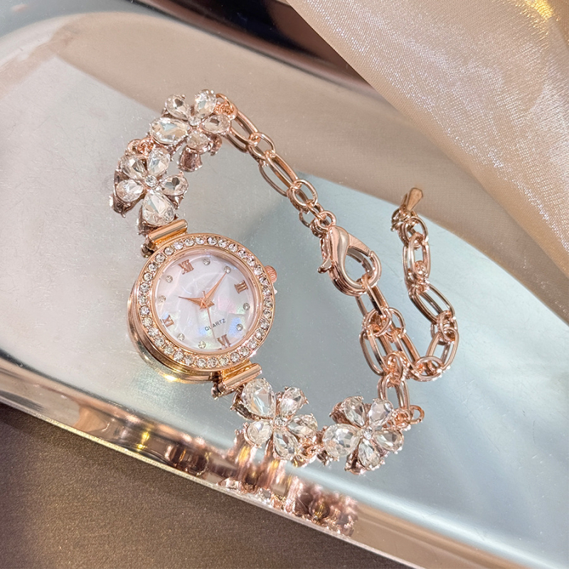 Γυναικείο ρολόι-βραχιόλι Quartz με σχέδιο λουλουδιού και σταγόνας νερού, μαργαριταρίσιο εφέ και ρυθμιζόμενη αγκράφα