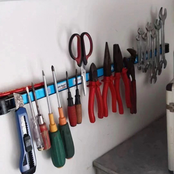 Silný magnetický stojan na náradie s magnetickým vešiakom