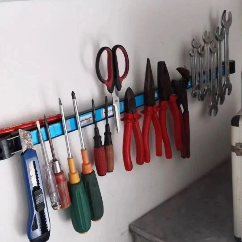 Silný magnetický stojan na náradie s magnetickým vešiakom
