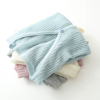 Čierny tenký pletený kardigán s Ice Silk látkou, ochrana proti slnku, cropped strih, dlhé rukávy, na nosenie cez šaty s ramienkami