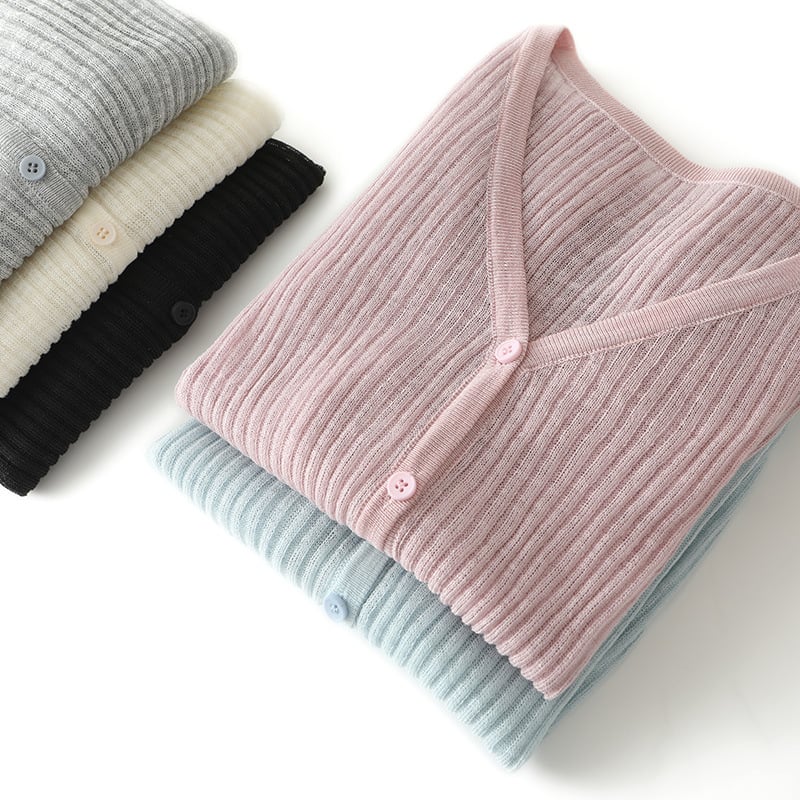 Čierny tenký pletený kardigán s Ice Silk látkou, ochrana proti slnku, cropped strih, dlhé rukávy, na nosenie cez šaty s ramienkami