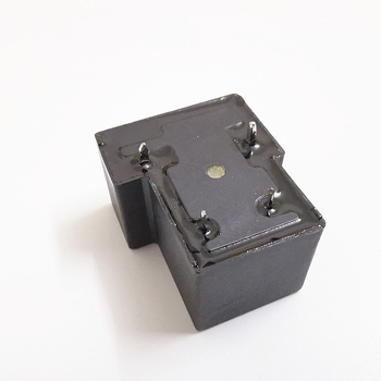 HG4234-012-H1CAF 4-pinové 12V elektromagnetické relé s vysokým výkonom, 30A, T90