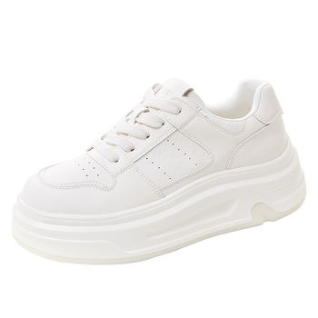 Γυναικείες λευκές δερμάτινες sneakers με πλατφόρμα 6 εκ., γούνινη επένδυση και σόλα από EVA αφρό, casual παπούτσια για την άνοιξη του 2026