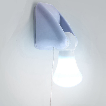 Minimalistická mini LED nástenná lampička s ťahacím vypínačom – nočná lampa do spálne