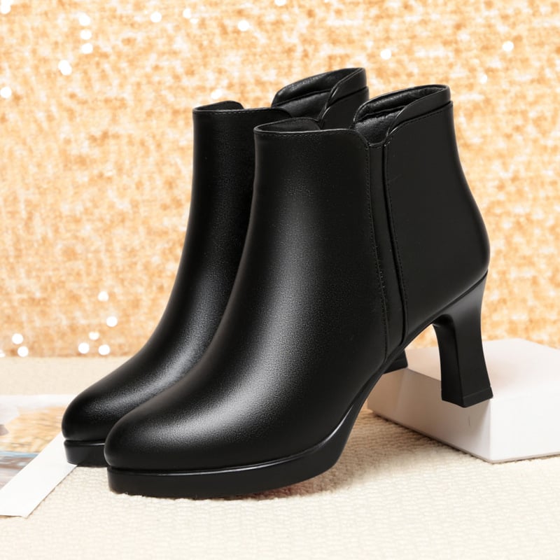 Fekete női bokacsizma fleece-béléssel, oldalsó cipzárral, 6-8 cm vastag sarkú, téli vízálló külső
