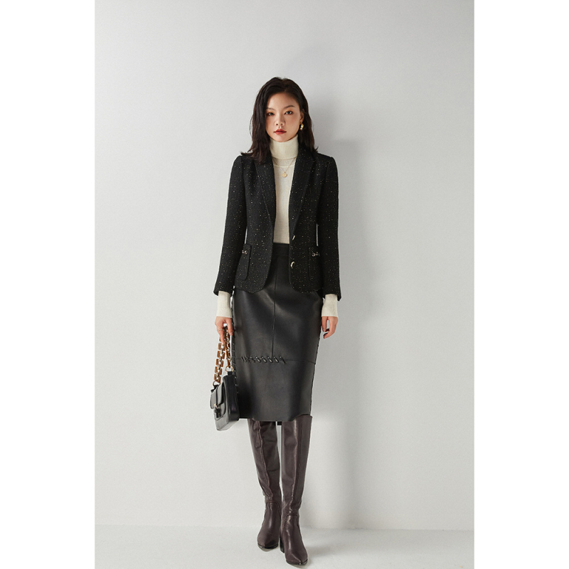 Shengdu γυναικείο tweed blazer, άνοιξη 2026, Chanel στιλ, χρυσές ίνες, γιακάς με πέτο, μονόκουμπη, τσέπες ραφτές, κοντό σακάκι