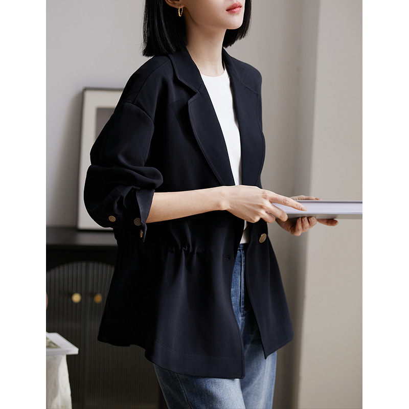 Γυναικεία μπουφάν-ζακέτα σε στυλ μπελζερ, slim-fit εφαρμογή, φθινόπωρο 2025, κομψή εμφάνιση, κοντό εξωτερικό πάνω