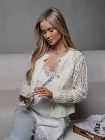 Dámsky krátky cardigan s gombíkmi, priehľadný pletený mohair, biela
