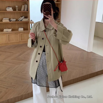 Dlhý dámsky trench coat v hongkongsom štýle, jar 2026, s klopou