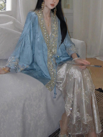 Женско палто от rayon жакард със бродерия с мъниста и кръстосано предно закопчаване, свободен силует