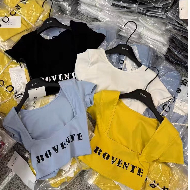 Σεξι T‑shirt με ψηλή μέση, κοντό τοπ και ανοιχτή πλάτη, λευκό, καλοκαιρινό στυλ με αμερικανο-γαλλικό ύφος, στενή γραμμή